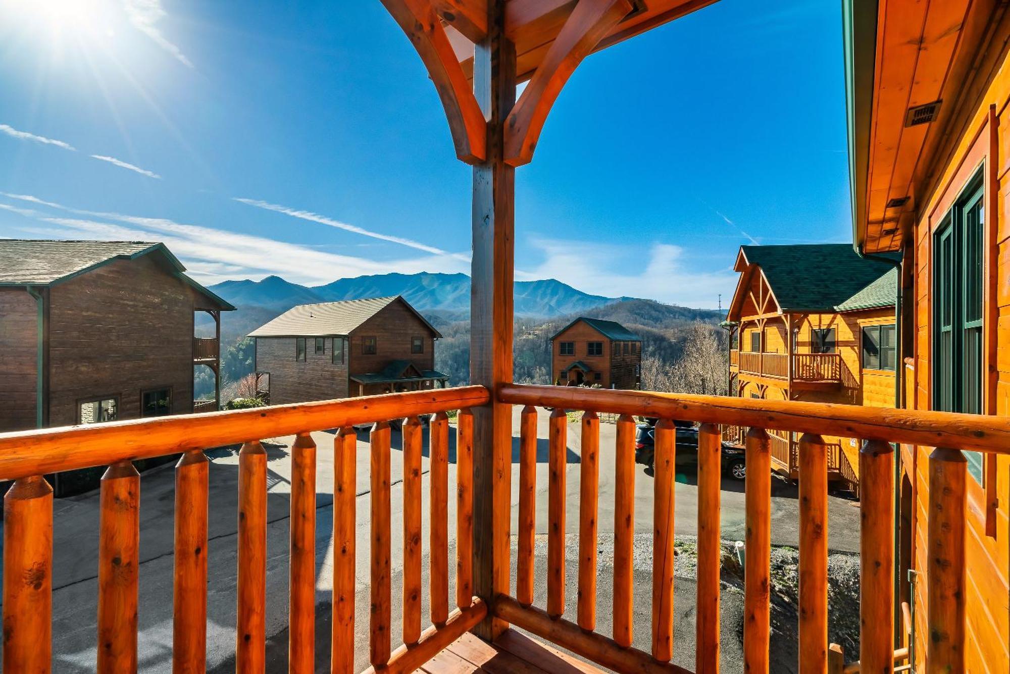 Full Equipped Cabin With A Pool And Game Room Smokies Views Gatlinburg Exterior foto