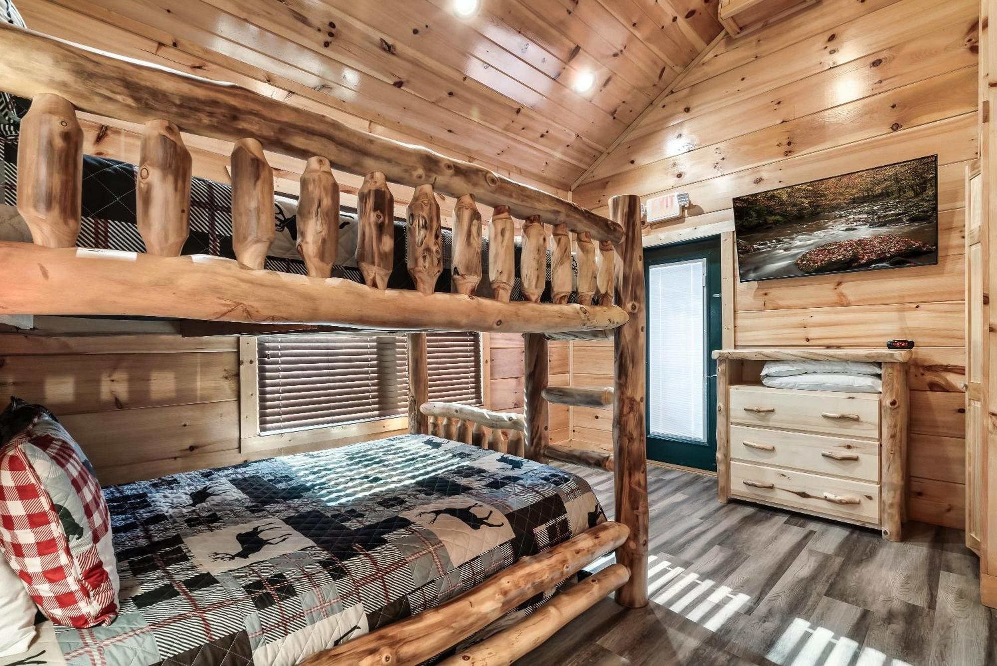 Full Equipped Cabin With A Pool And Game Room Smokies Views Gatlinburg Exterior foto